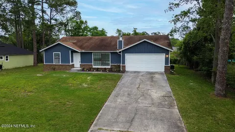 7541 Falcon Trace Dr W, Jacksonville, FL 32222