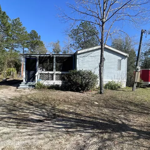 208 Guy Ave, Interlachen, FL 32148
