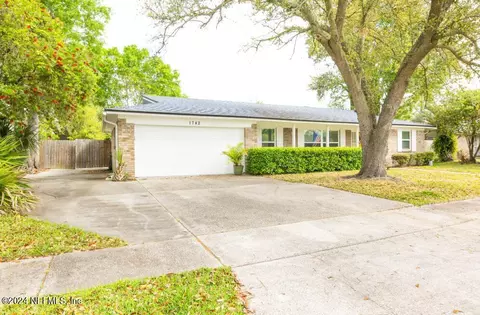 1742 Papaya Dr N, Orange Park, FL 32073