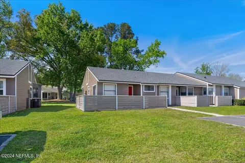 8326 Derbyshire Pl, Jacksonville, FL 32244