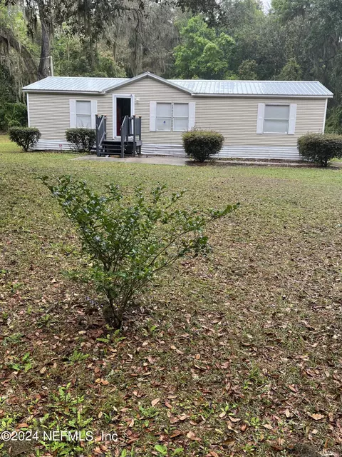 305 S Wahoo Ave, Florahome, FL 32140