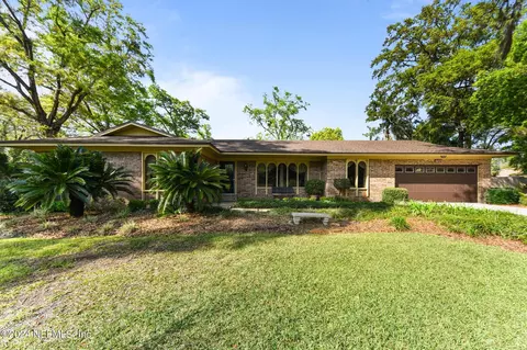 6015 Woodelm Dr N, Jacksonville, FL 32218