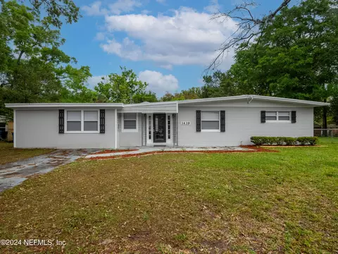 1439 King Arthur Rd, Jacksonville, FL 32211