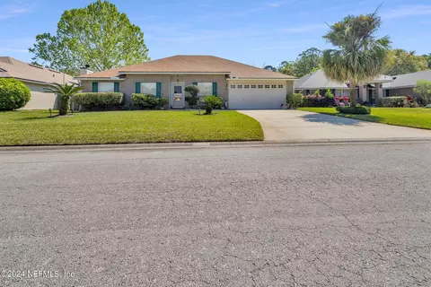 1259 Summit Oaks Dr E, Jacksonville, FL 32221