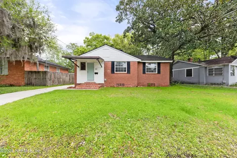 1039 Willis Dr, Jacksonville, FL 32205