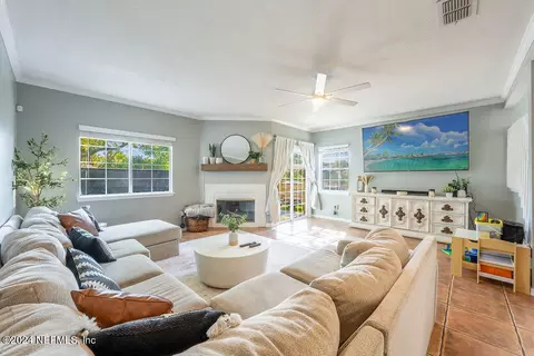 1512 Sand Dollar Cir, Neptune Beach, FL 32266