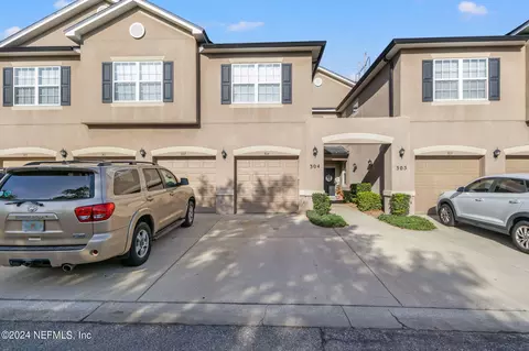 12301 Kernan Forest Blvd #304, Jacksonville, FL 32225