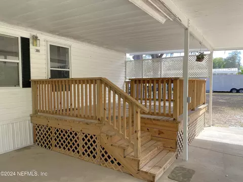 308 Broad St, Welaka, FL 32193