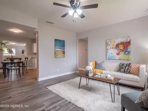 11315 Harlan Dr, Jacksonville, FL 32218