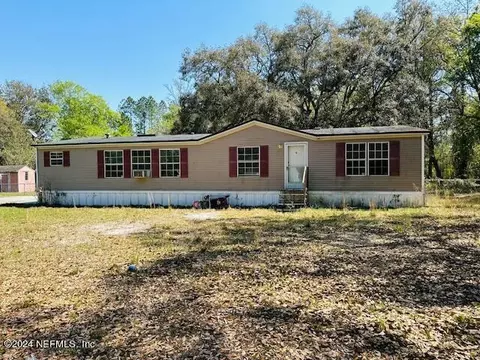 17230 E Ridgewood Dr, Glen Saint Mary, FL 32040