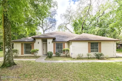 12730 Longview Dr E, Jacksonville, FL 32223