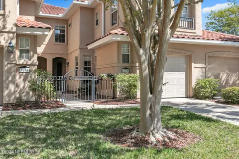3838 La Vista Cir, Jacksonville, FL 32217