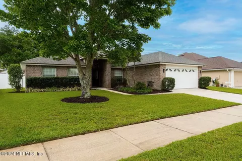 2490 Bentshire Dr, Jacksonville, FL 32246