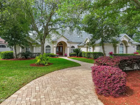 736 Shipwatch Dr E, Jacksonville, FL 32225