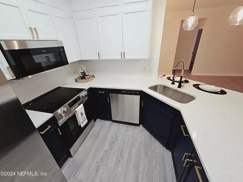 10961 Burnt Mill Rd #626, Jacksonville, FL 32256