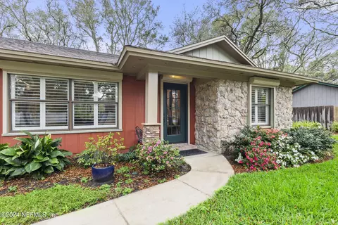 1725 Leeward Ln, Neptune Beach, FL 32266