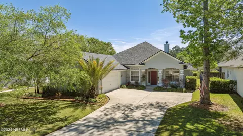 713 E Cumberland Ct, Jacksonville, FL 32259