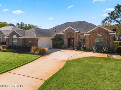 10696 Fall Creek Dr E, Jacksonville, FL 32222