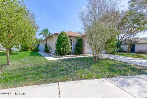 8849 Chambore Dr, Jacksonville, FL 32256