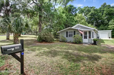 205 Holly Ave, Pomona Park, FL 32181