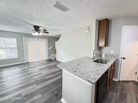 7728 Highchair Ln, Jacksonville, FL 32210