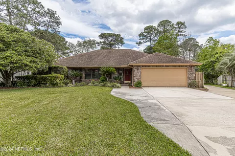 8521 Avebury Ct, Jacksonville, FL 32244