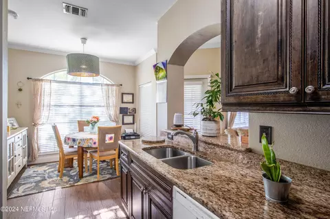 10961 Burnt Mill Rd #114, Jacksonville, FL 32256