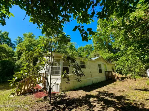 203 S Olive Ave, Florahome, FL 32140
