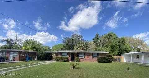 5941 Maple Leaf Dr N, Jacksonville, FL 32211