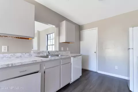 8136 Great Valley Trl, Jacksonville, FL 32244