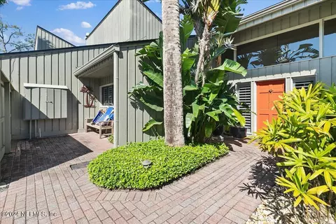 9839 Sawgrass Dr, Ponte Vedra Beach, FL 32082
