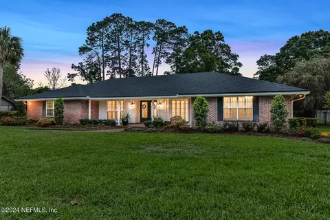 8173 Pine Lake Rd, Jacksonville, FL 32256
