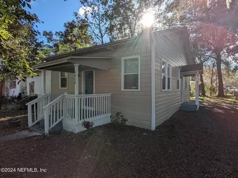 9074 Adams Ave, Jacksonville, FL 32208