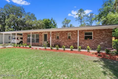 102 Oakdale Dr, Palatka, FL 32177
