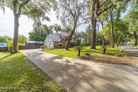 102 Thicket Ln, Palatka, FL 32177