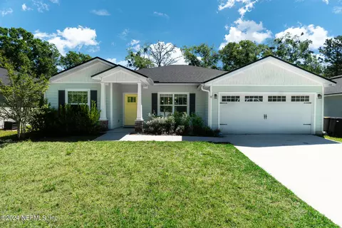 1229 Sarahs Landing Dr, Jacksonville, FL 32221