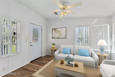 135 Riverside Ave, Satsuma, FL 32189