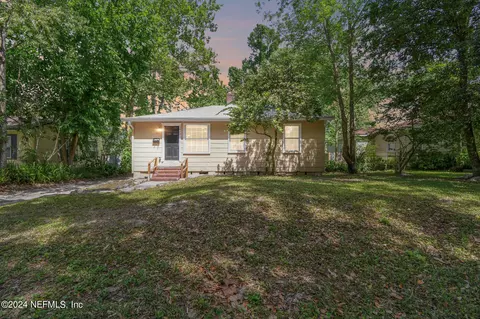 1815 Lilly Rd E, Jacksonville, FL 32207
