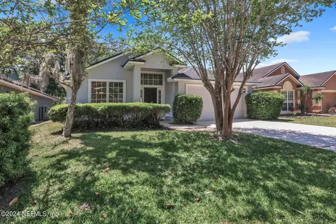 319 W Tropical Trce, Saint Johns, FL 32259
