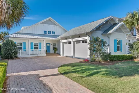 582 Coastal Oak Ln, Atlantic Beach, FL 32233