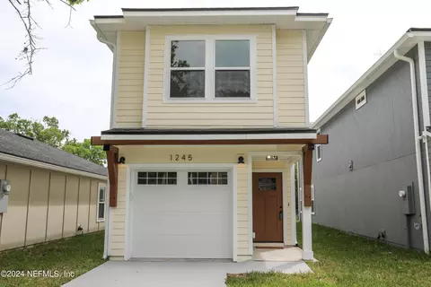 1245 Pangola Dr, Jacksonville, FL 32205