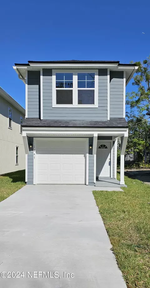 1247 Pangola Dr, Jacksonville, FL 32205