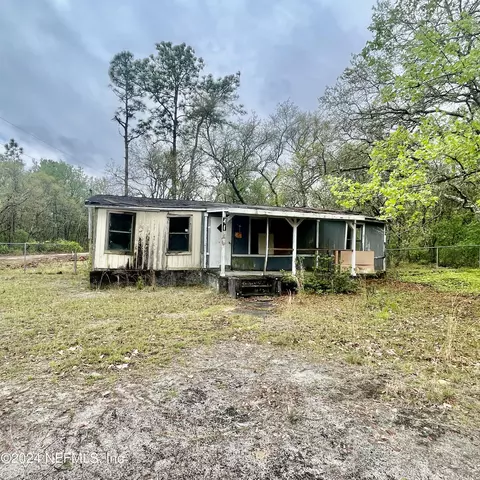 415 Pine Tree Dr, Palatka, FL 32177