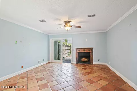 340 14th Ave S #E, Jacksonville Beach, FL 32250