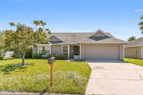 109 Autumn Springs Dr, Jacksonville, FL 32225