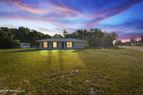 126 Cherokee Dr, Interlachen, FL 32148