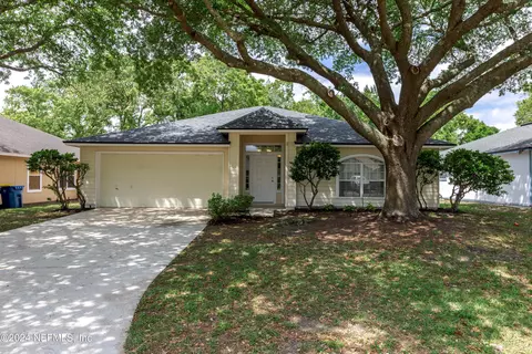 3312 Cancun Dr E, Jacksonville, FL 32225