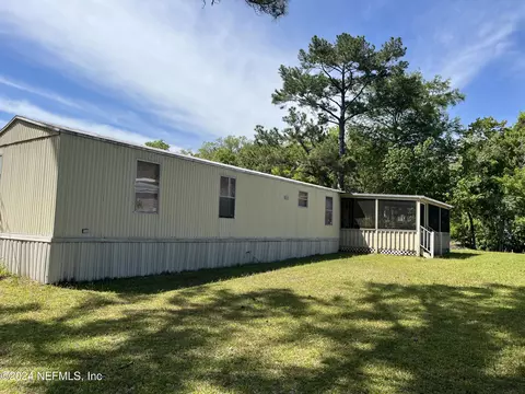 175 Waterway Ave, Satsuma, FL 32189