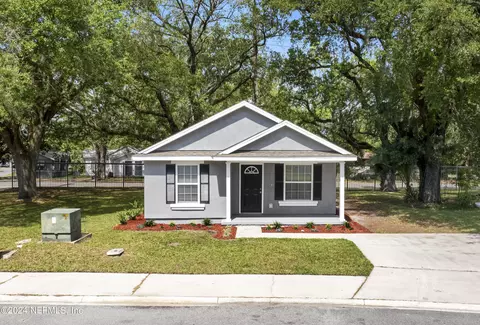 3702 Wood Creek Ln, Jacksonville, FL 32206
