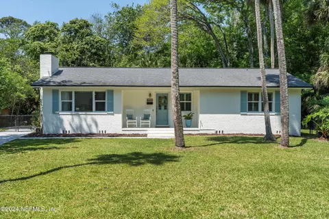 550 Sherry Dr, Atlantic Beach, FL 32233